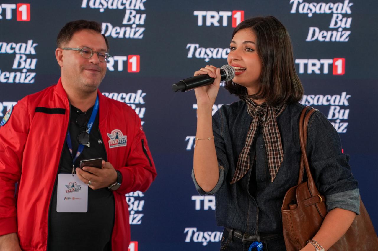 Taşacak Bu Deniz oyuncuları TEKNOFEST Şanlıurfa standında
